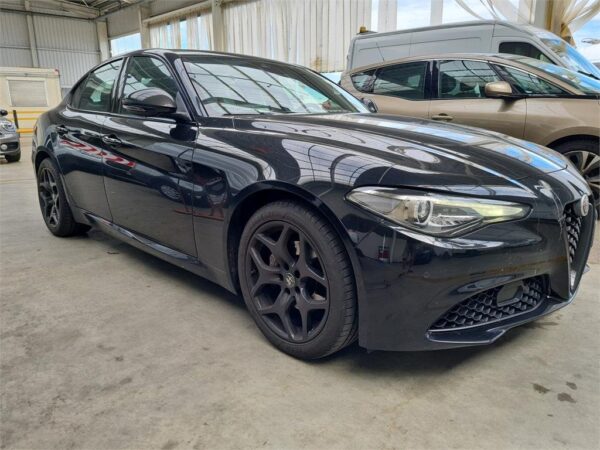Alfa Romeo Giulia 2.2 JTDm B-Tech - Diesel - Automatique - 136 hp - 92.026 km